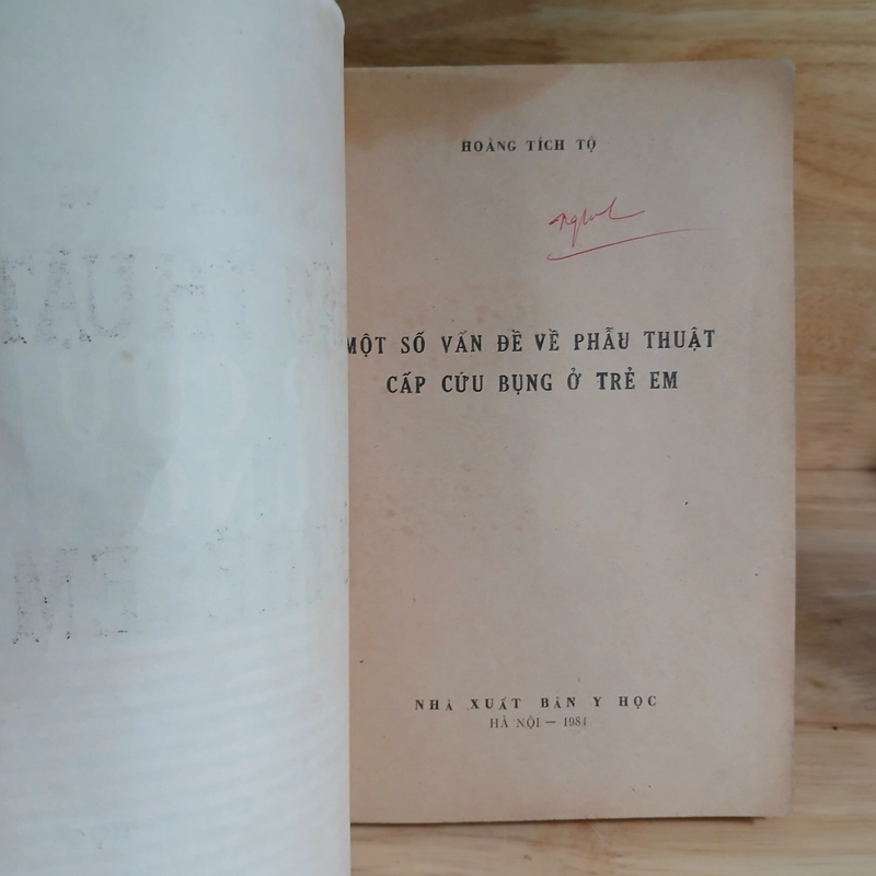Một Số Vấn Đề Về Phẫu Thuật Cấp Cứu Bụng Ở Trẻ Em (Xb 1984) - Hoàng Tích Tộ 446485