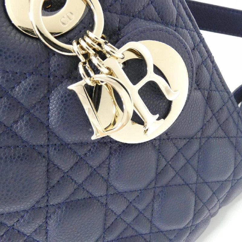 【Mới】Christian Dior Lady Dior Medium M0565OWRT Túi 616235