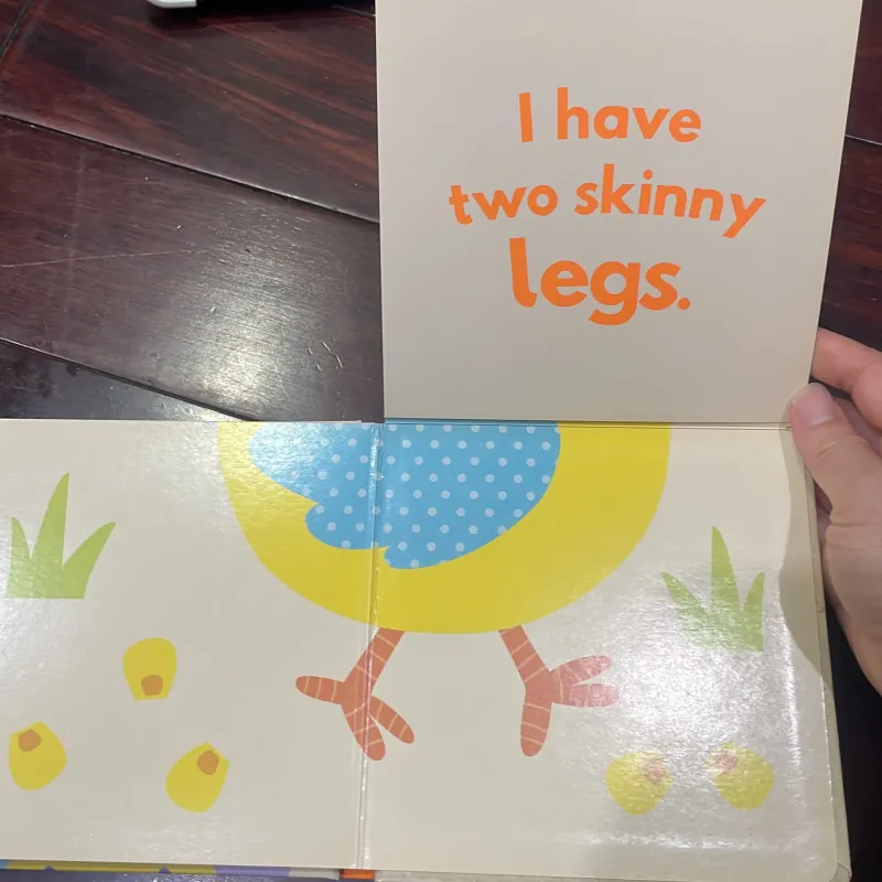 NGOẠI VĂN SÁCH TIẾNG ANH TRẺ EM : GUESS WHO? FARM - fold out book! Little beginners  1028116