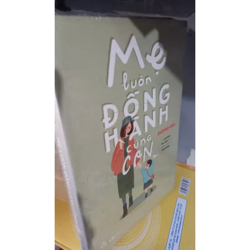 mẹ luôn đồng hành cùng con 989525