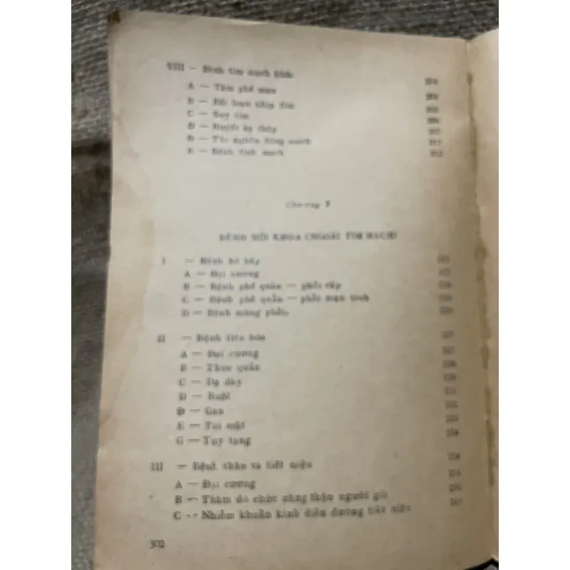 Bệnh học tuổi già 1- Gs Phạm KHuê- 300 trang  933029