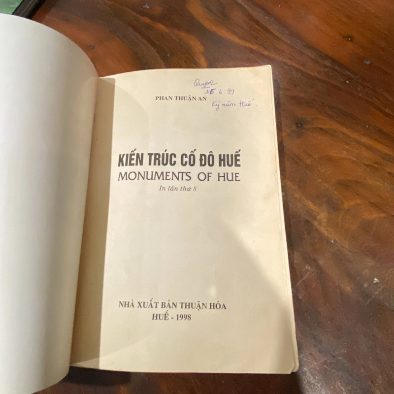 KIẾN TRÚC CỐ ĐÔ HUẾ (Sách song ngữ Việt - Anh) 455090