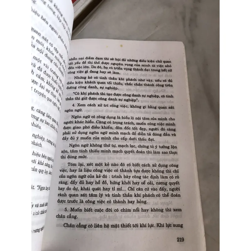 Vận dụng khoa nhân tướng học trong ứng xử và quản lý kinh doanh 791147