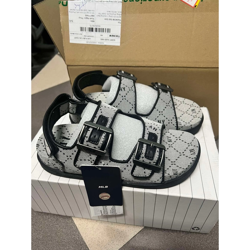 MLB - Giày sandals unisex đế thấp quai ngang-Size 36.5, nguyên mác 335576