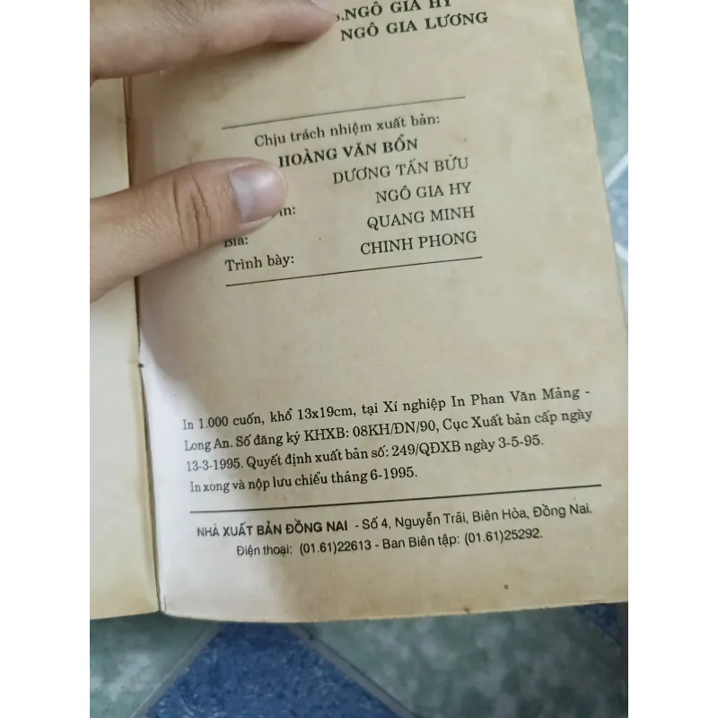 Khí công và y học hiện đại - Gs Ts Ngô Gia Hy & Bùi Lưu Yêm & Ngô Gia Lương 700404