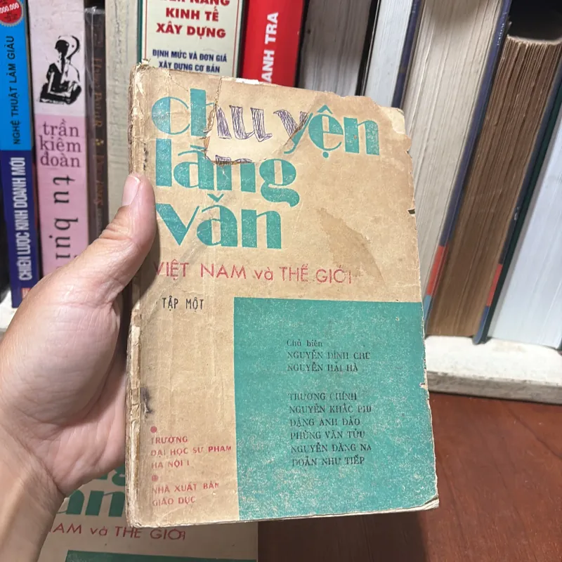 II Văn Học Việt Nam: Chuyện Làng Văn _ Việt Nam Và Thế Giới (2 Tập) - 1987 752314
