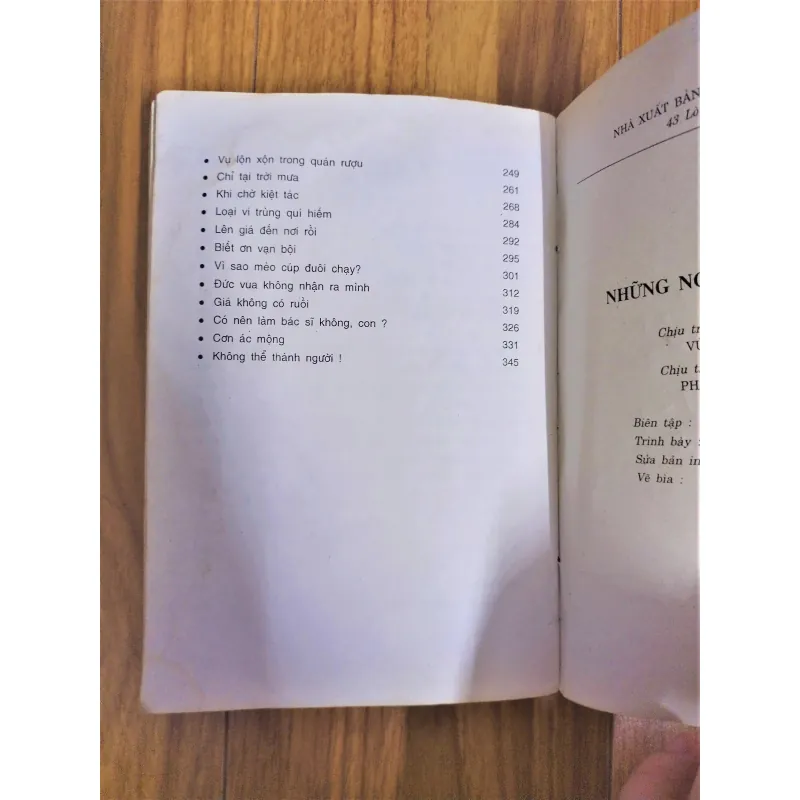 Sách: Những người thích đùa - Tác giả:Aziz Nesin 763536