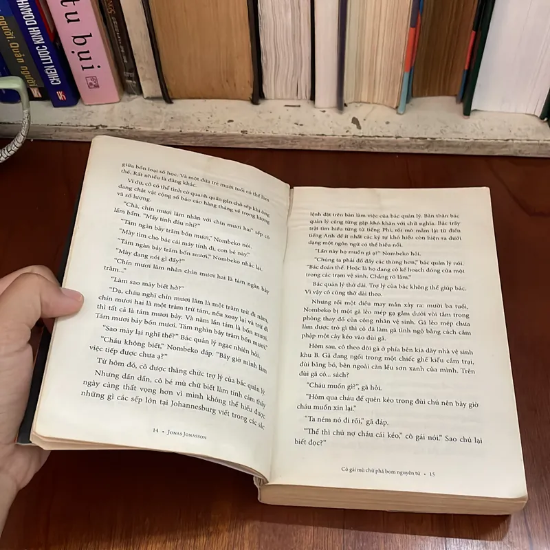 II Tiểu Thuyết: Cô Gái Mù Chữ Phá Bom Nguyên Tử - JONAS JONASSON - 2018 576365