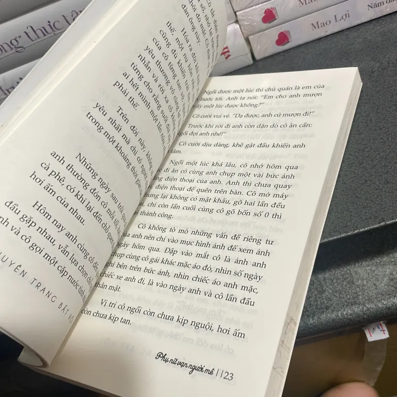 (tản văn) - Phụ nữ vạn người mê - Huyền Trang Bất Hối 998025