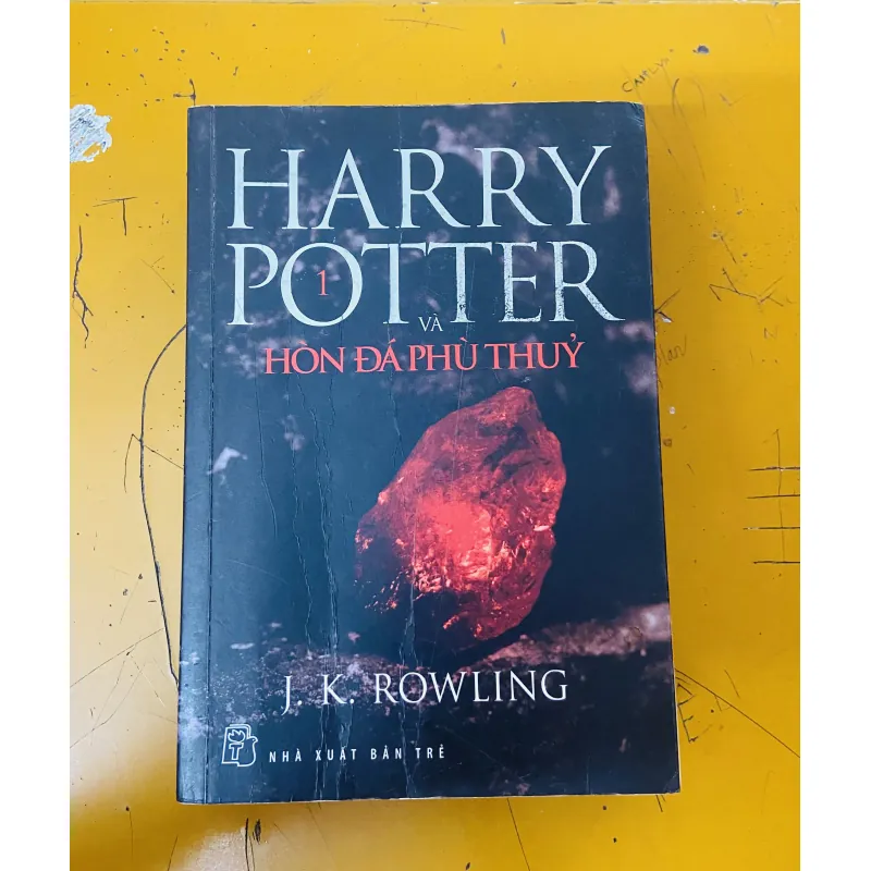 Harry Potter và hòn đá phù thủy 1 (bìa đen) 1032614