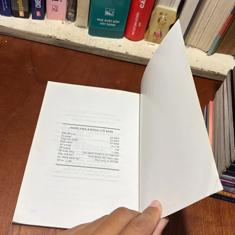 II Truyện Ký: Ngôi Nhà Không Cô Đơn - Bich Thuận - 2007 785628