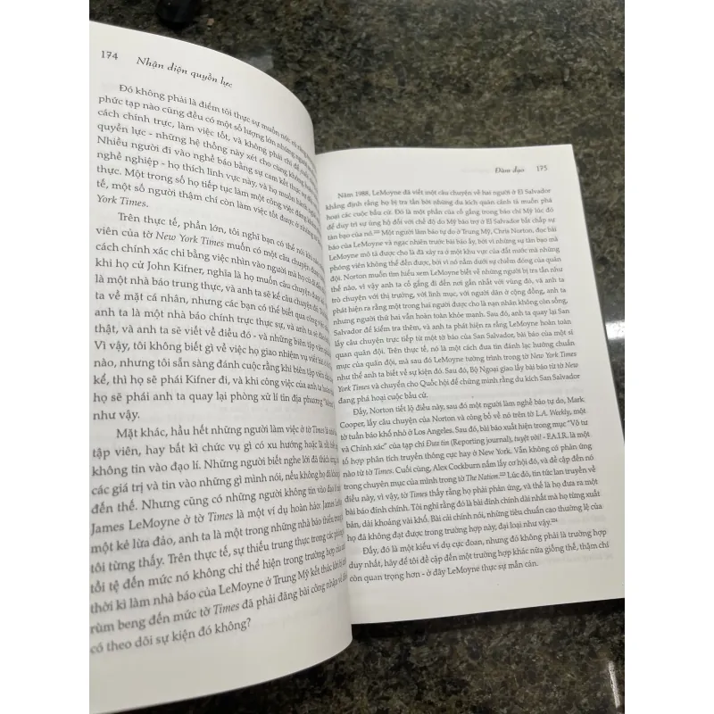 Nhận diện quyền lực Chomsky 777984