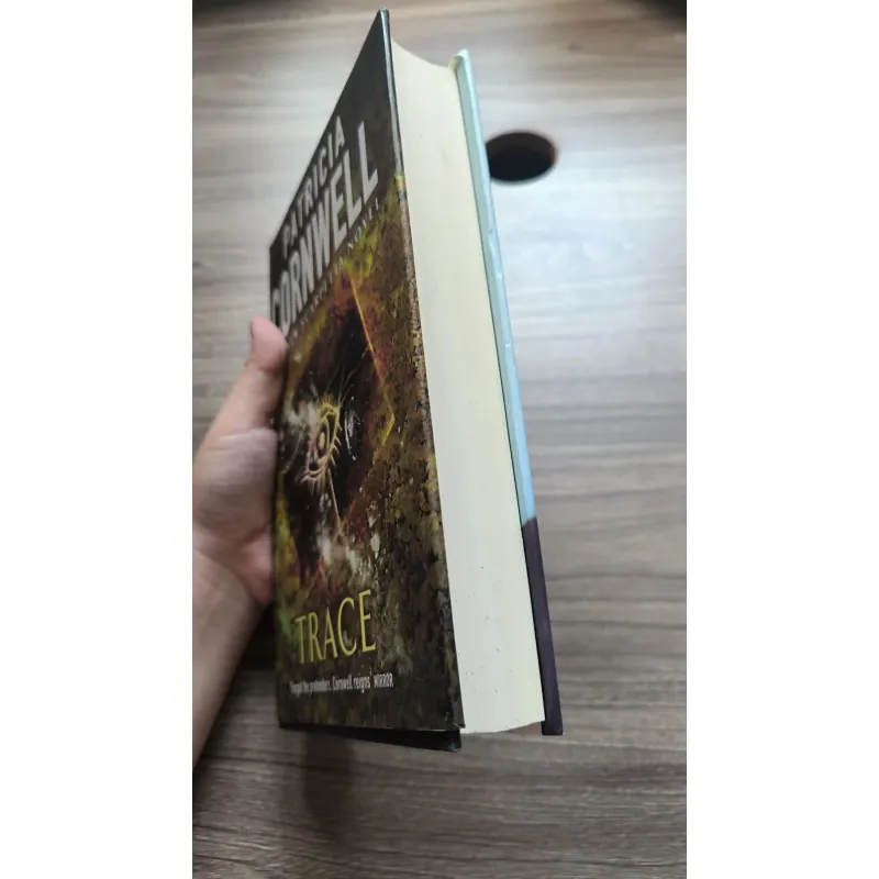 Patricia Cornwell - Trace (Dr. Kay Scarpetta) 793020