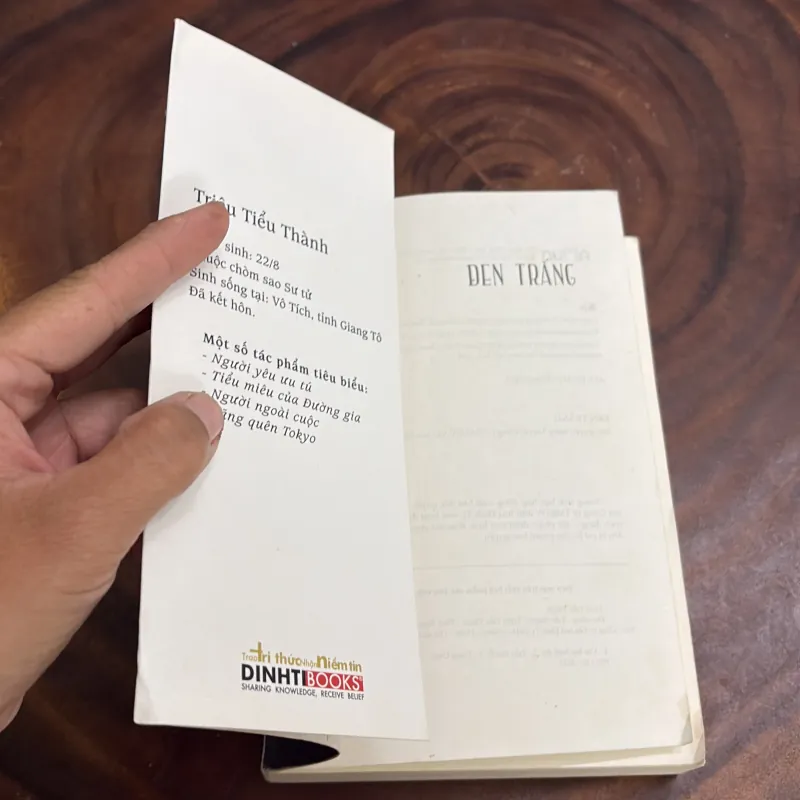 II Tiểu Thuyết: Đen Trắng - Triêu Tiểu Thành - Thuý Ngọc (Dịch) - 2016 976242