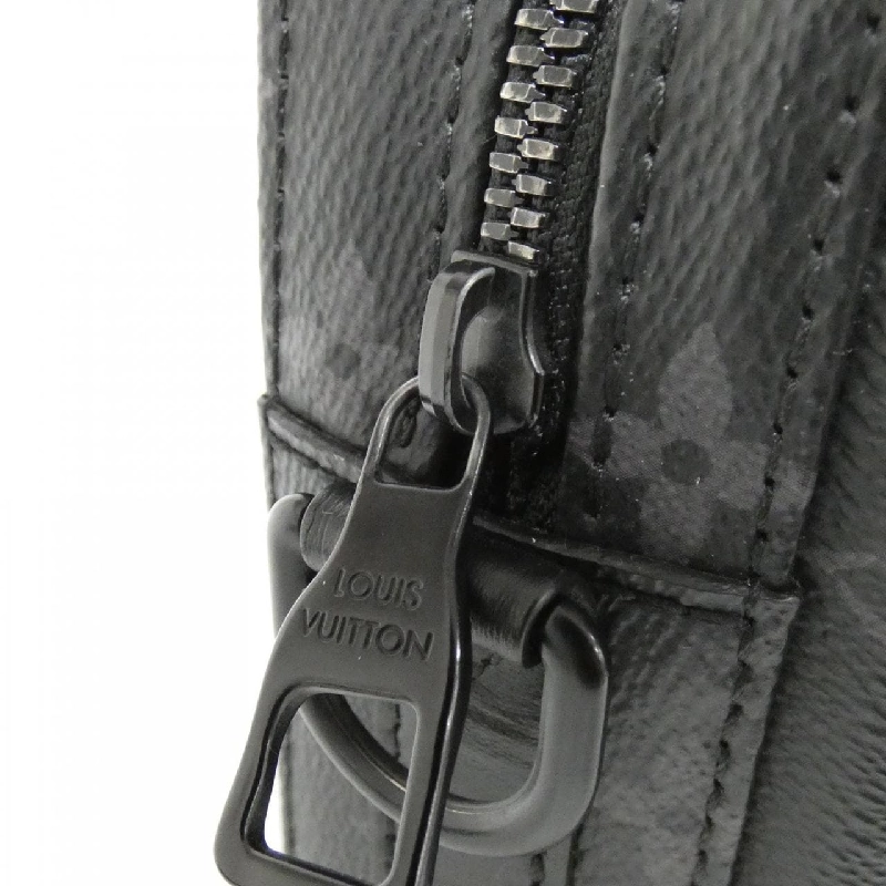 Túi đeo chéo Louis Vuitton Monogram Eclipse Steamer M45585 610613