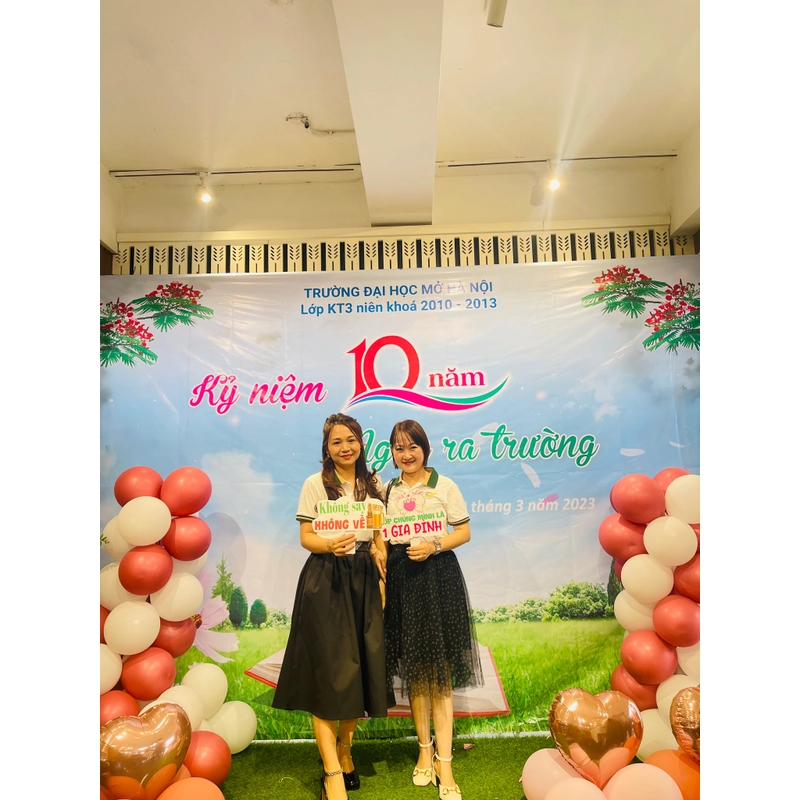 chân vây đen prada 495276