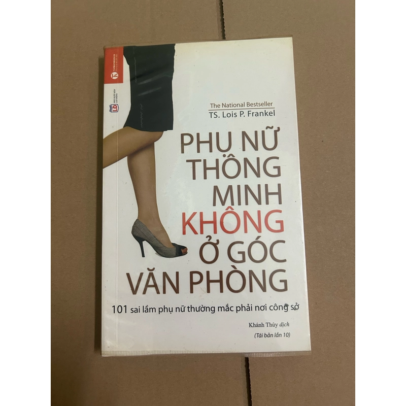 Phụ nữ thông minh không ở góc văn phòng 497674