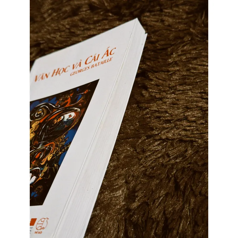 Văn học và cái ác 701866