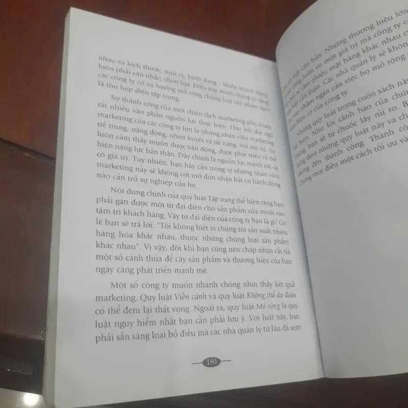 Al Ries, Jack Trout - 22 QUY LUẬT BẤT BIẾN TRONG MARKETING 1032175