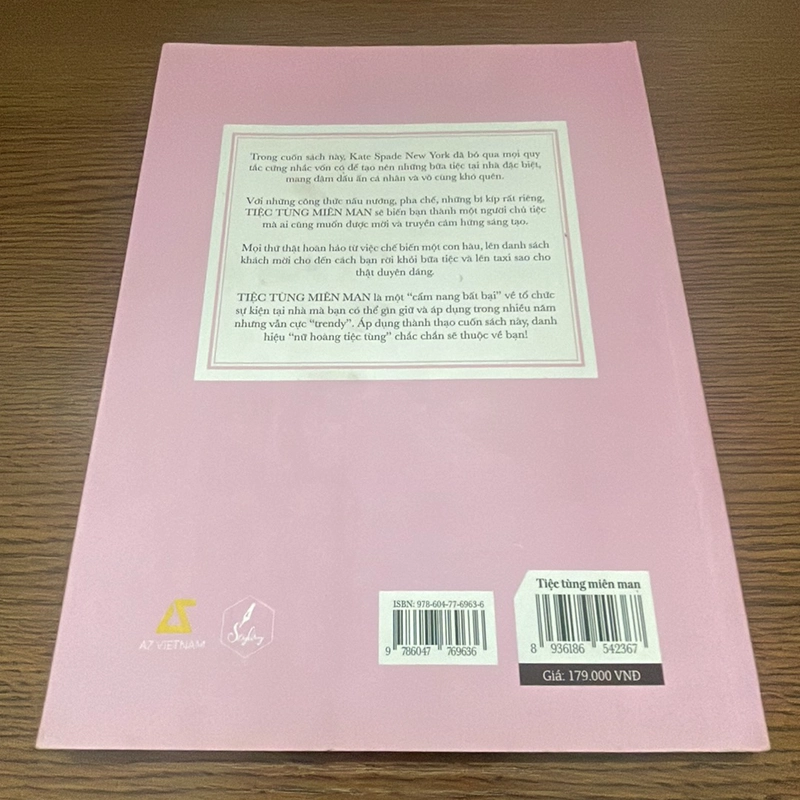 Tiệc tùng miên man Kate Spade 358481