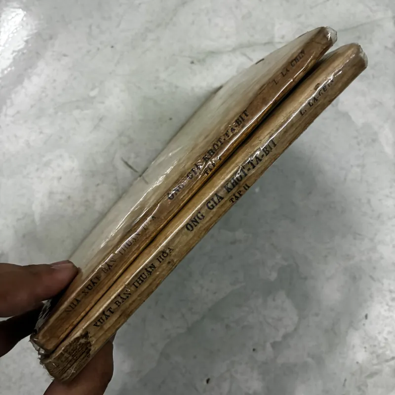 Ông già Khốt-ta-bít (Bộ 2 tập) 1031520