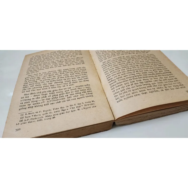 TRƯỜNG TRUNG HỌC PAVLUSH - Tác giả: V. A. Sukhomlinski 706247