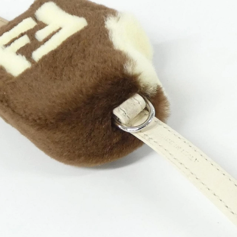 Charm kem Fendi 7AS341 AWXV - Hàng hiệu Authentic 807029