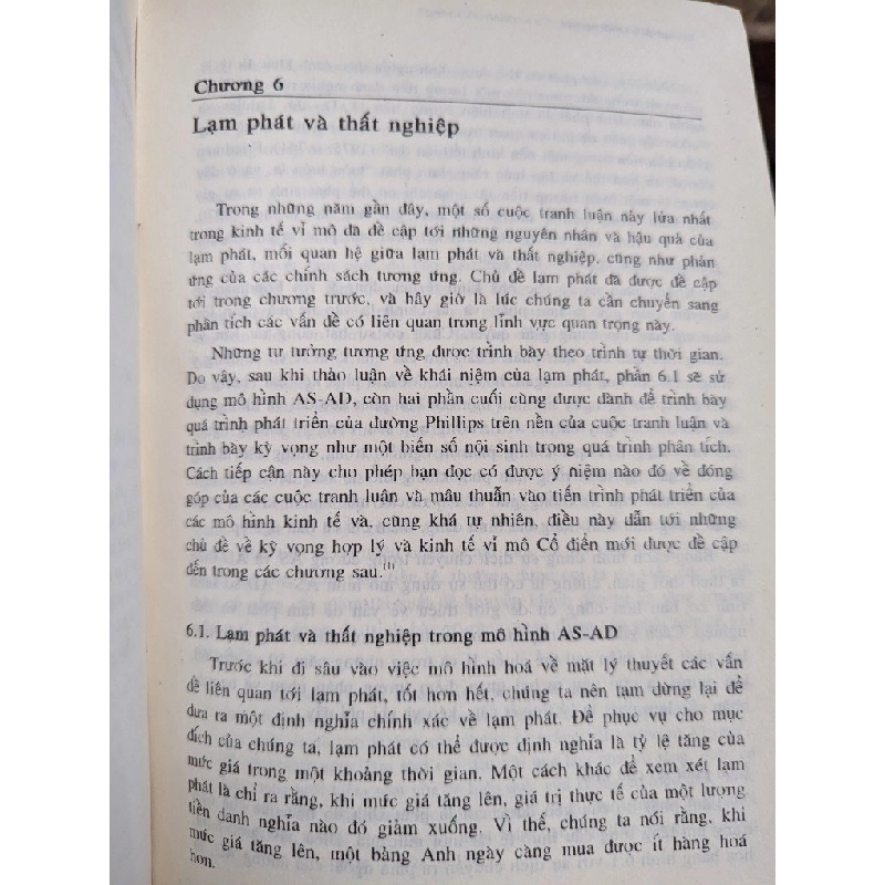 Cuộc tranh luận trong kinh tế vĩ mô - Brian Hiller 291771