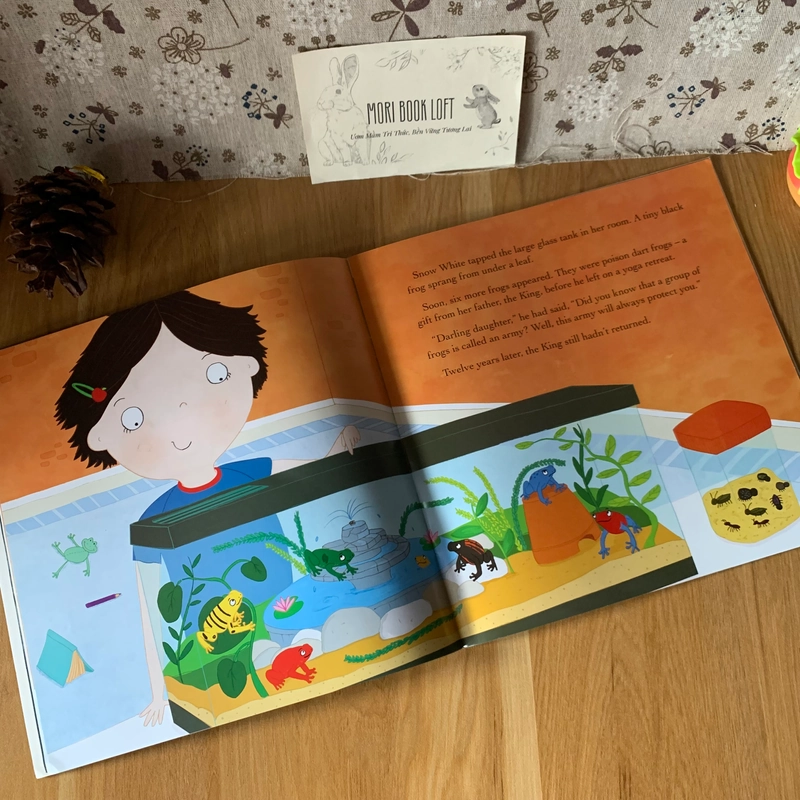 Sách tranh tiếng anh Snow White and the Seven Dart Frogs, Used, Picture Book For Kids 446670