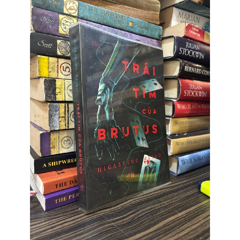 Trái tim của Brutus - Higashino Keigo 356694