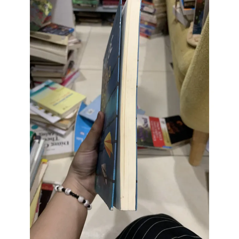 Chú bé mang pyjama sọc 🐟 722676