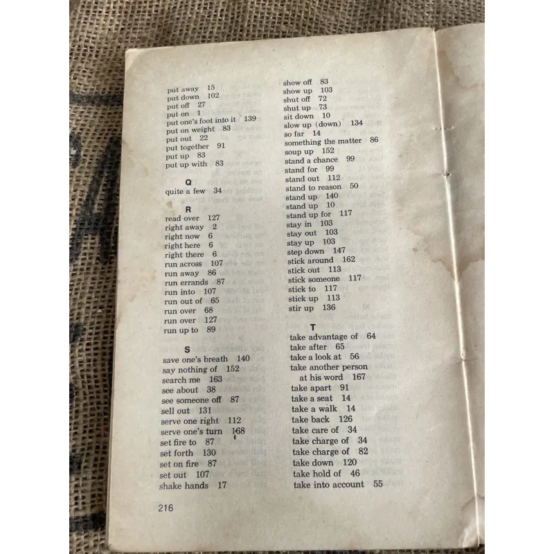 Thành ngữ tiếng Anh- REVISED EDITION ESSENTIAL IDIOMS IN English 1017545