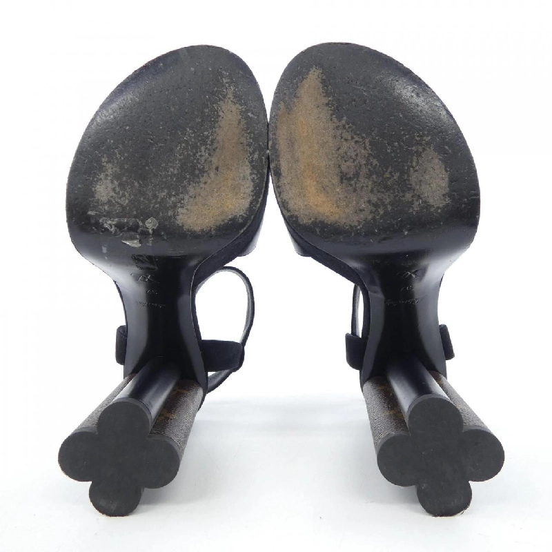 Giày sandal dòng Podium của LOUIS VUITTON - Hàng hiệu Authentic 827981