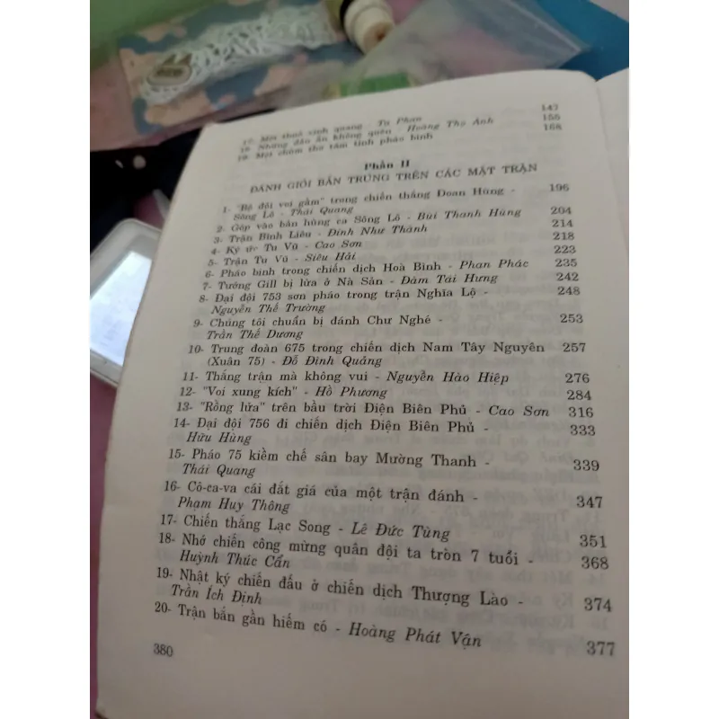 Sách Tập Truyện Ký Kháng Chiến Nhớ mãi thương chân đông vai sắt 1006408