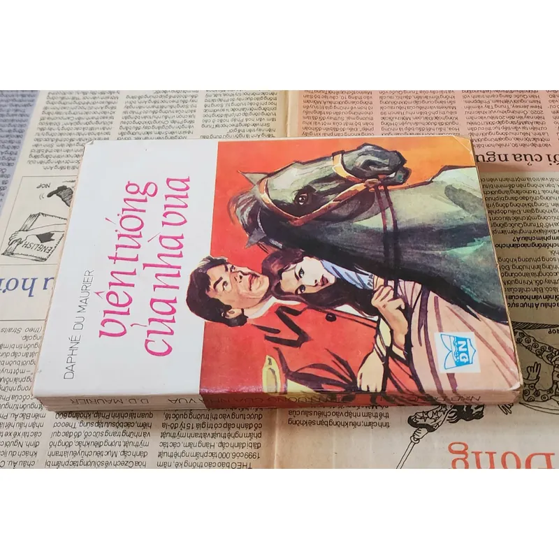 VIÊN TƯỚNG CỦA NHÀ VUA - nữ văn sĩ DAPHNÉ DU MAURIER 726897