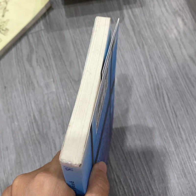 Ngoài kia, trời rất xanh 1027541