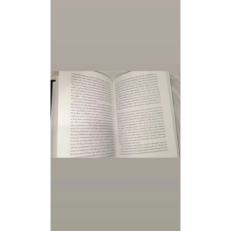 Fault Lines by Nancy Huston (khổ lớn, bìa cứng, có vài tráng giấy bị như hình) 748350