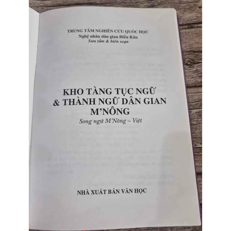 Kho tàng Tục ngữ & Thành ngữ dân gian M'Nông (Mơ Nông)  _ sách bìa cứng  363046