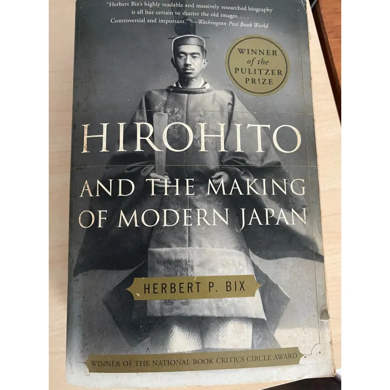 HIROHITO AND THE MAKING OF MODERN JAPAN  786267