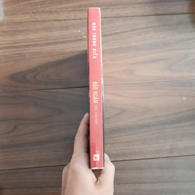 Bão ngầm (có đề tặng của tác giả) 759480