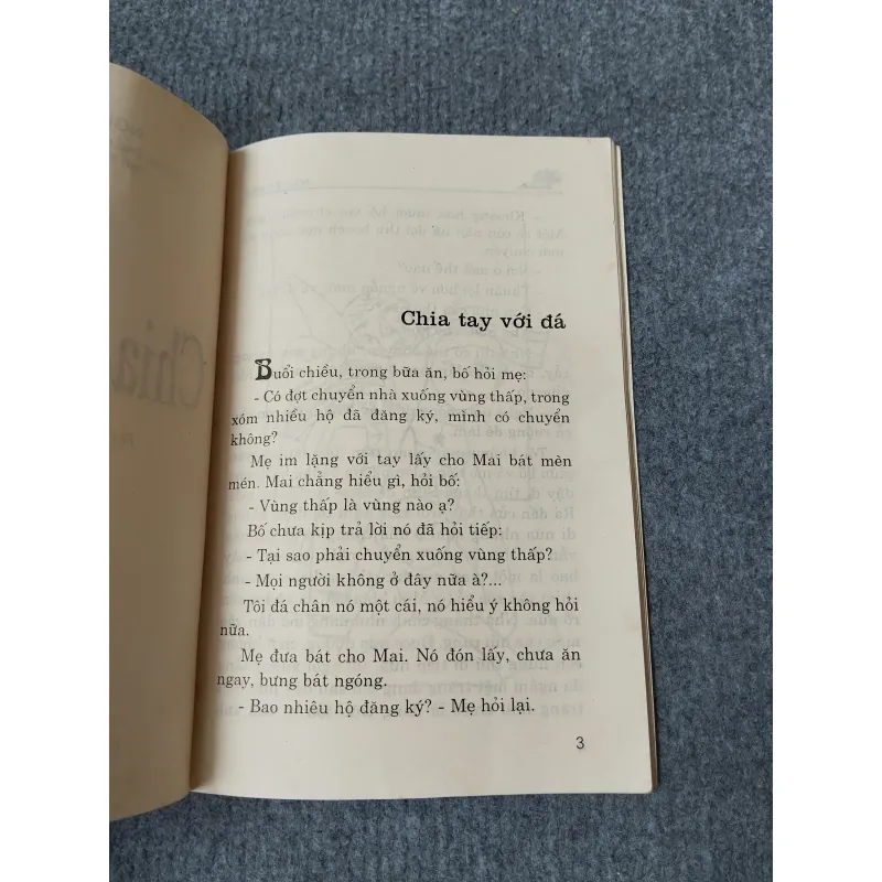 CHIA TAY VỚI ĐÁ 720716