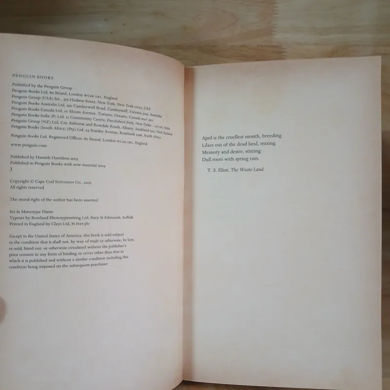 The Stranger At The Palazzo D'Oro - Paul Theroux 708580