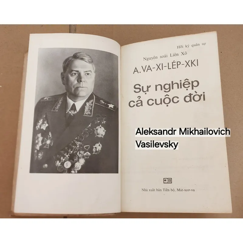 Sách viết về Aleksandr Mikhailovich Vasilevsky
(Cựu Bộ trưởng Bộ Quốc phòng Liên Xô) 703942