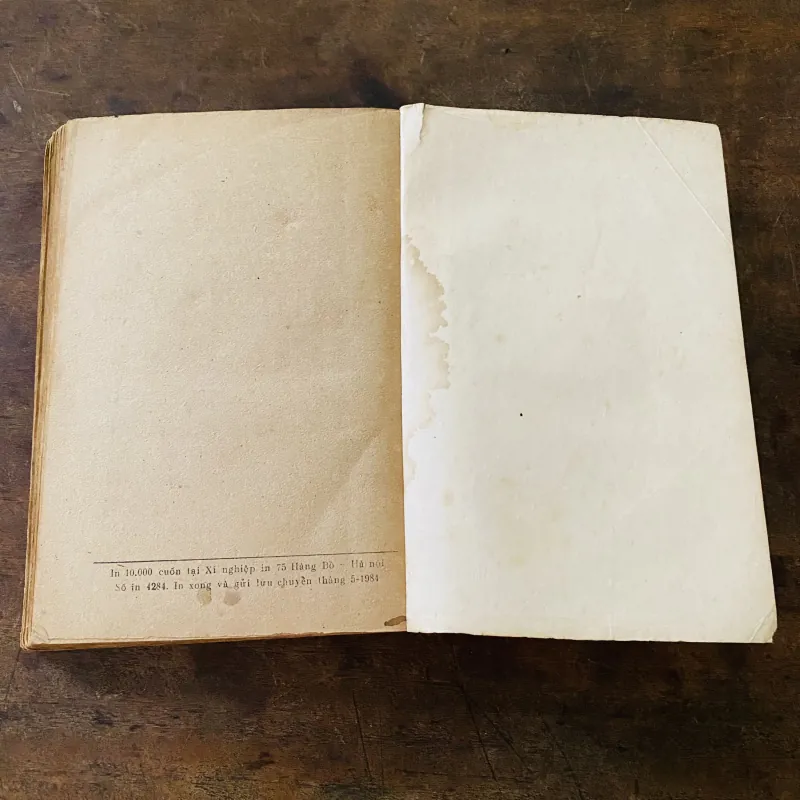 Từ triều đình Huế đến chiến khu Việt Bắc 797841