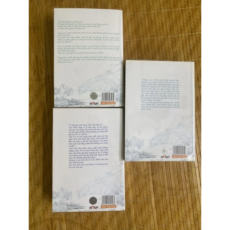 Vân Trung Ca 720671