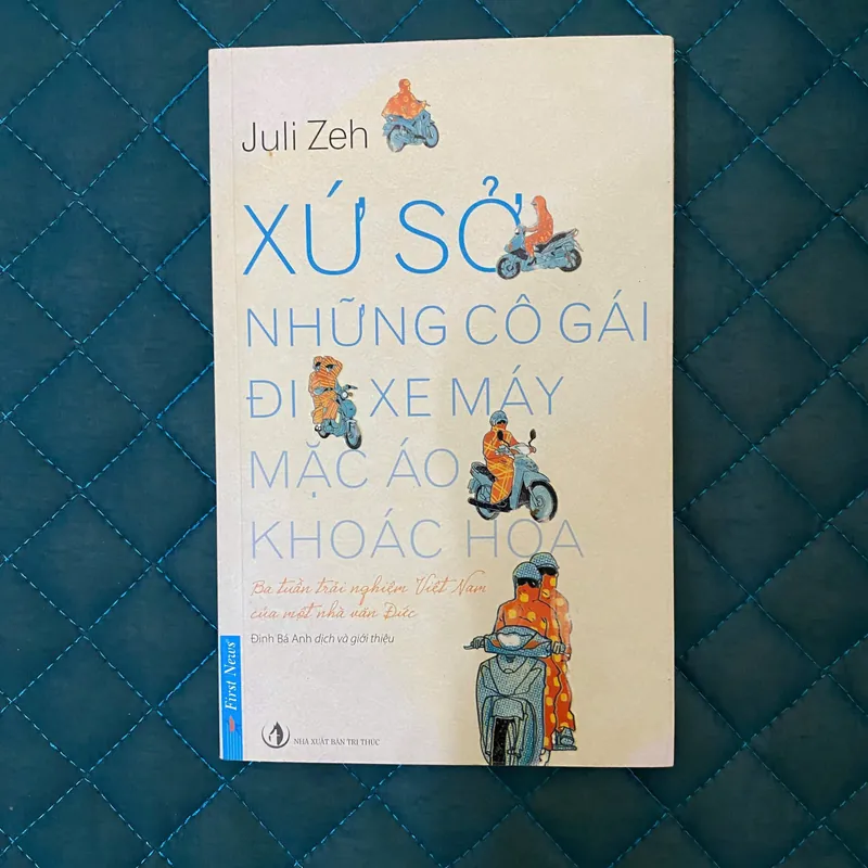 Xứ Sở Những Cô Gái Đi Xe Máy Mặc Áo Khoác Hoa - Juli Zed#HATRA 688409