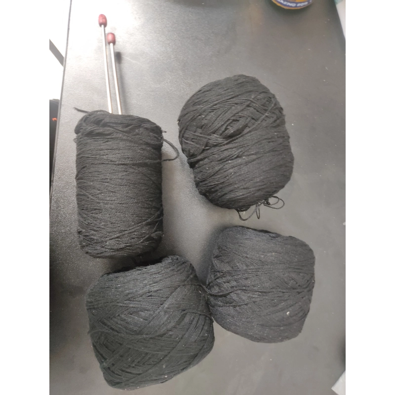 4 cuộn len màu đen 2 sợi + que đan (như hình) 452258