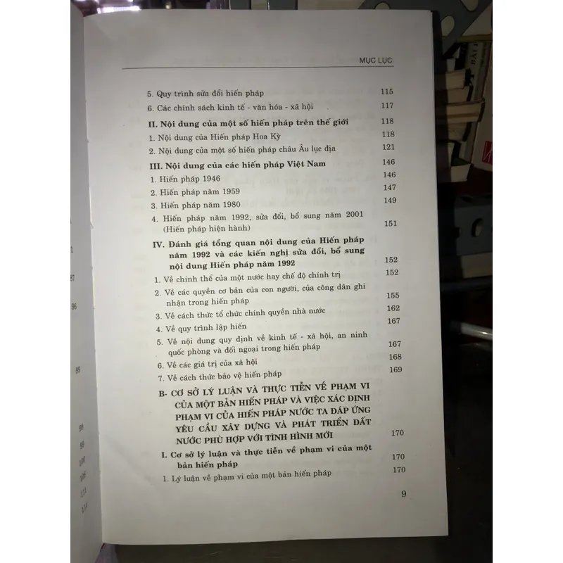 Một số vấn đề lý luận và thực tiễn về việc xây dựng và ban hành hiến pháp  728794