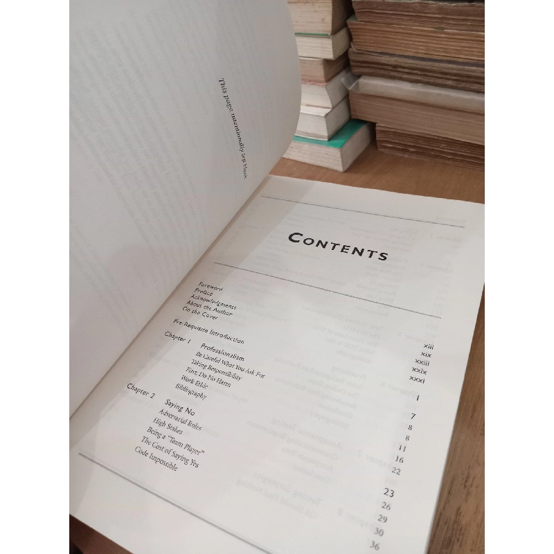 The Clean Coder: A code of conduct for professional programmers - Robert C. Martin Series 998364