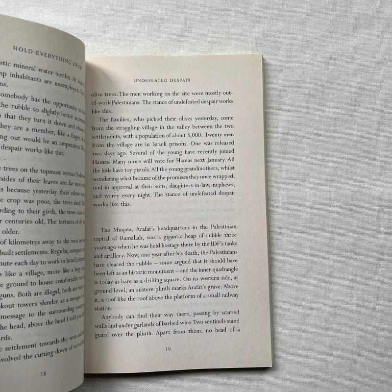 Hold Everything Dear - John Berger  991945